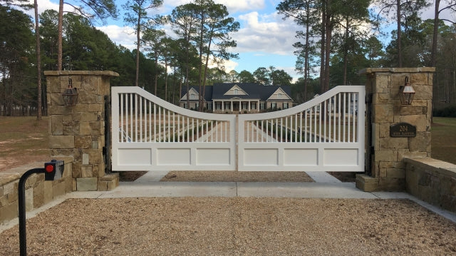 Estate Concave Cedar Driveway Gate (B)