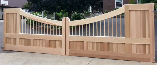 Azek Hybrid Trimmed Top and Intermediate Rail Driveway Gate
